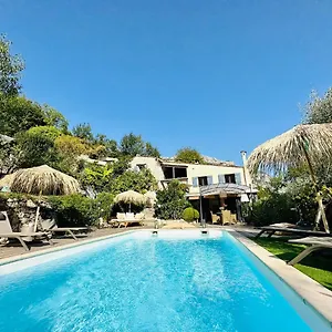  Holiday home Domaine Les Deux Roches